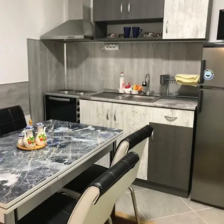 Apartment Апартамент Нощувки Шумен *
