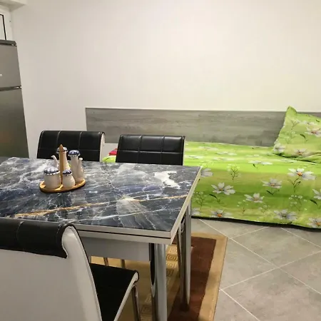 Апартамент Нощувки Шумен *