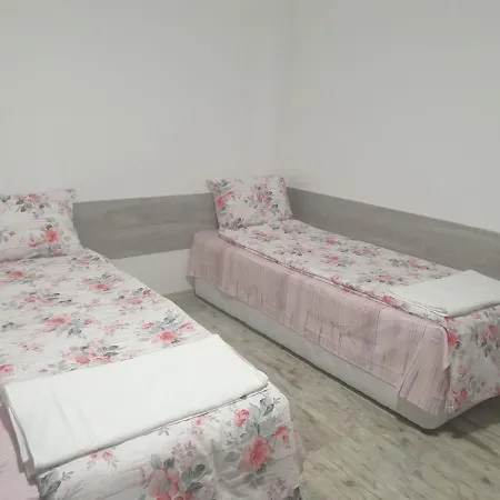 Апартамент Нощувки Шумен 슈멘